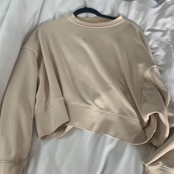 Nike Tops - NIKE oversized crew